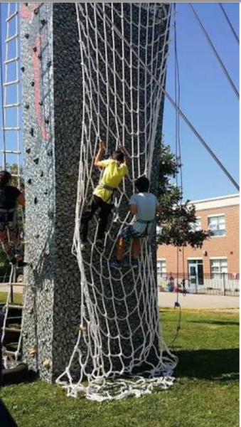 Rede,  para escalada, em corda maciça, resistente , Malha de 30 cm, medidas  4x2